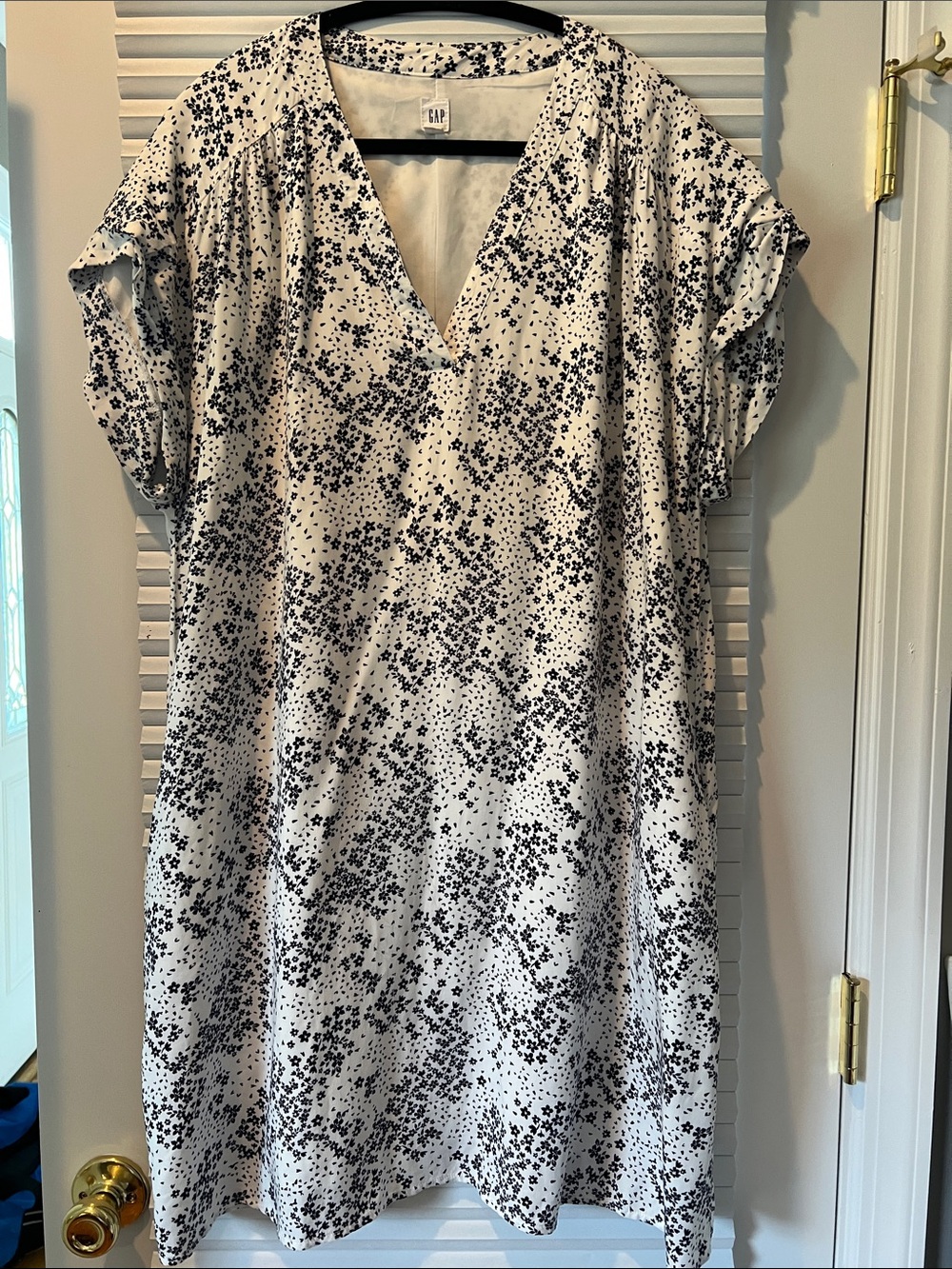 GAP lined White V-Neck dress with navy Dotted Floral Print